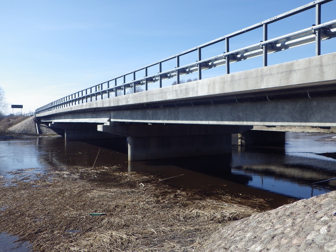 Põltsamaa II sild – valminud raudbetoonsild jõe kohal